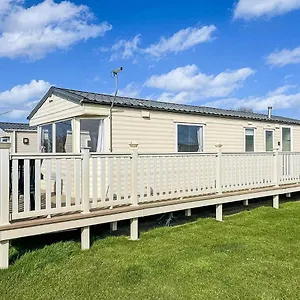 Campsite Brilliant 8 Berth Caravan For Hire At Skipsea Sands Ref 41028sf, Barmston